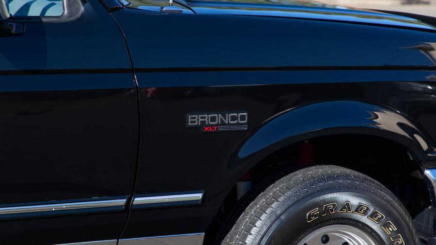 Детали экстерьера Ford Bronco XLT (U15) 1995 года  (фото 14 из 20)